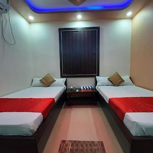 Hotel Shakuntla Palace - 400 Meters Away From Vishnu Pad Temple 7 Mins Walk